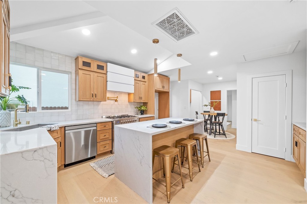 MLS #OC25264582 image #10