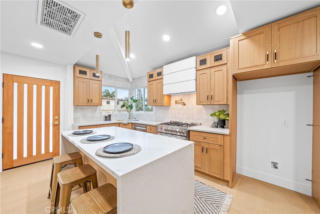 MLS #OC25264582 image #11