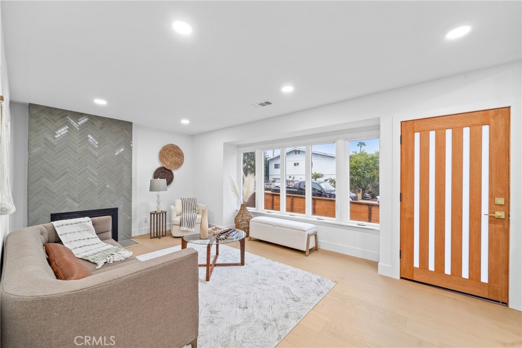 MLS #OC25264582 image #15