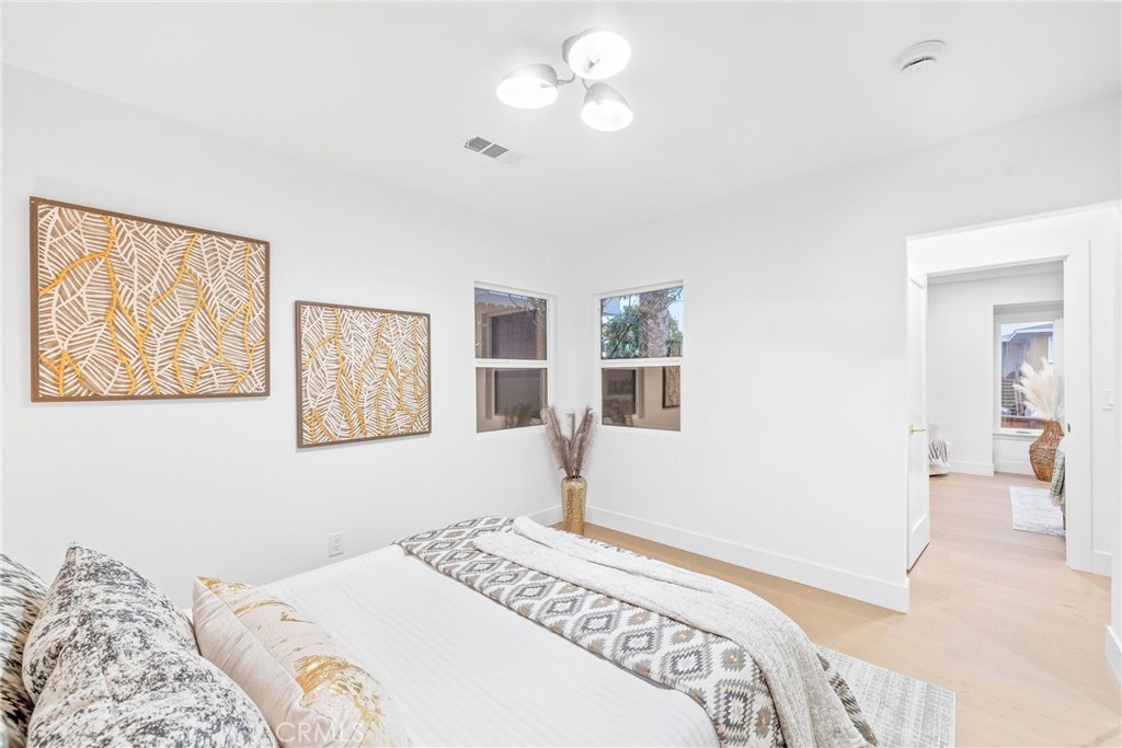 MLS #OC25264582 image #23