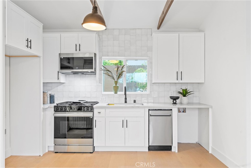 MLS #OC25264582 image #32