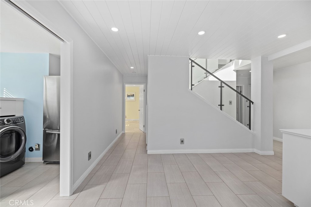 MLS #OC25264585 image #2