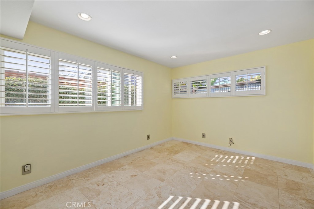 MLS #OC25264585 image #37