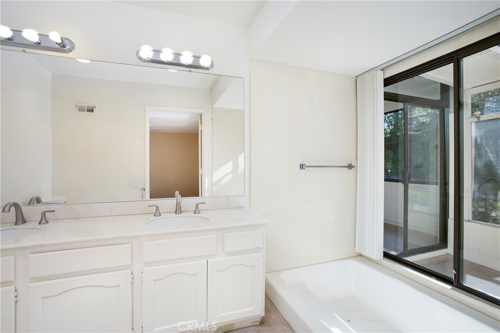 MLS #OC25264601 image #15