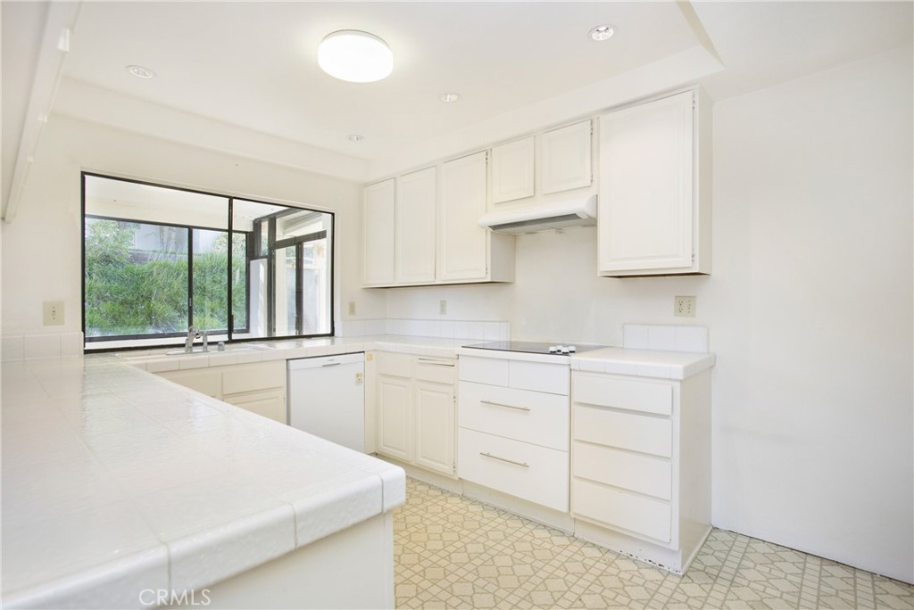 MLS #OC25264601 image #6