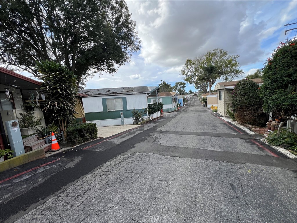 MLS #OC25264629 image #2