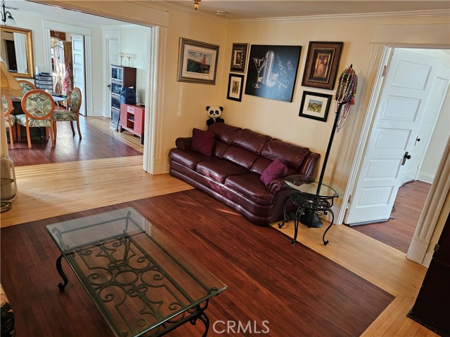 MLS #OC25264636 image #4