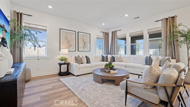 MLS #OC25264679 image #5