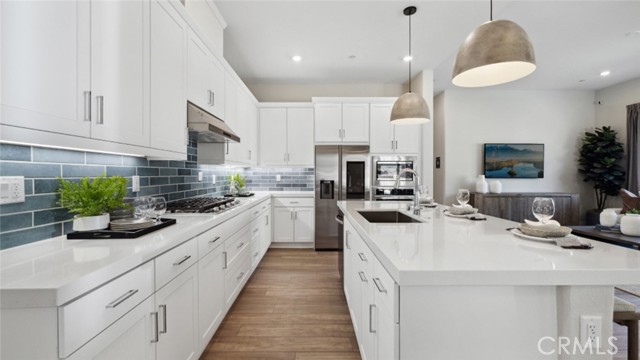 MLS #OC25264693 image #2