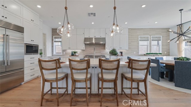 MLS #OC25264716 image #1