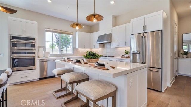 MLS #OC25264726 image #1