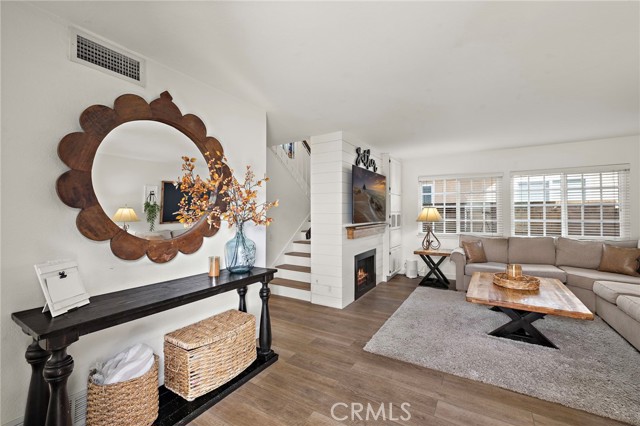 MLS #OC25264761 image #5