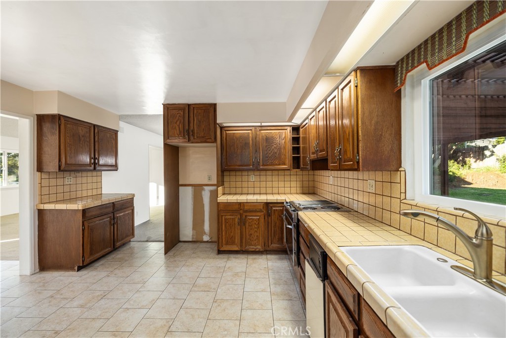 MLS #OC25264772 image #15