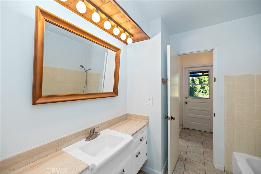 MLS #OC25264772 image #19