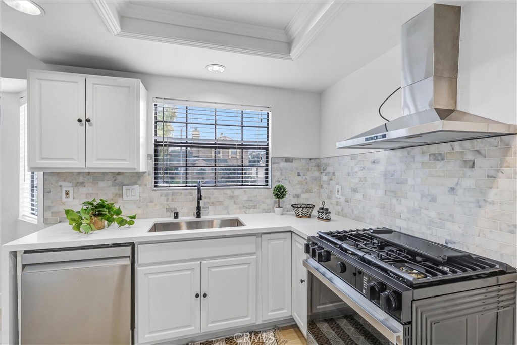 MLS #OC25264797 image #1