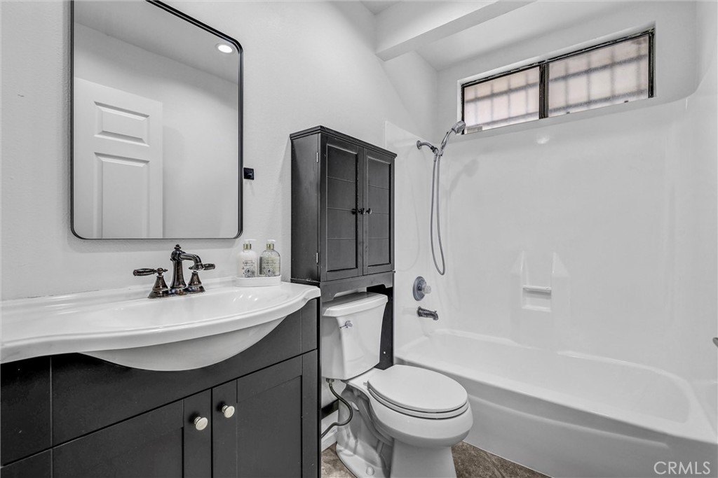 MLS #OC25264797 image #10