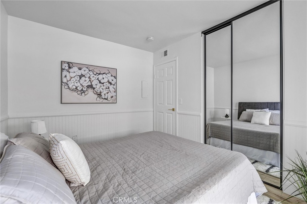 MLS #OC25264797 image #11