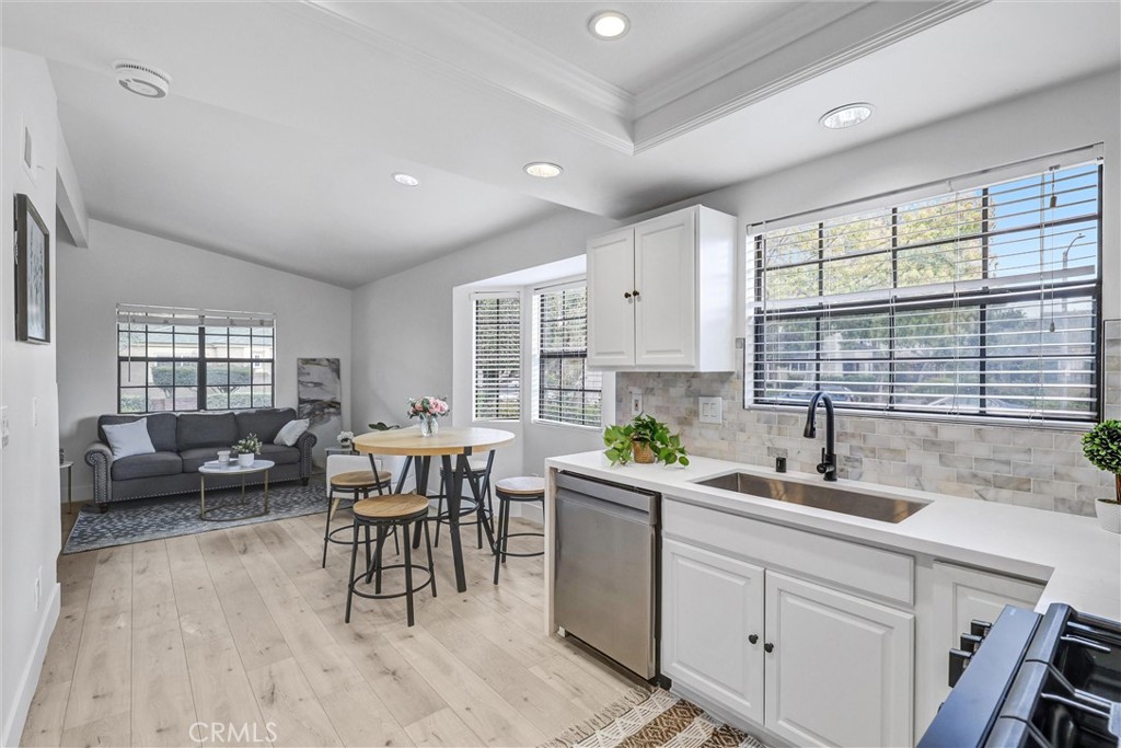 MLS #OC25264797 image #2