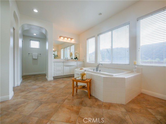 MLS #OC25264833 image #23