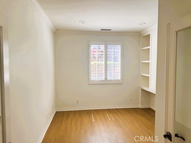 MLS #OC25264886 image #9