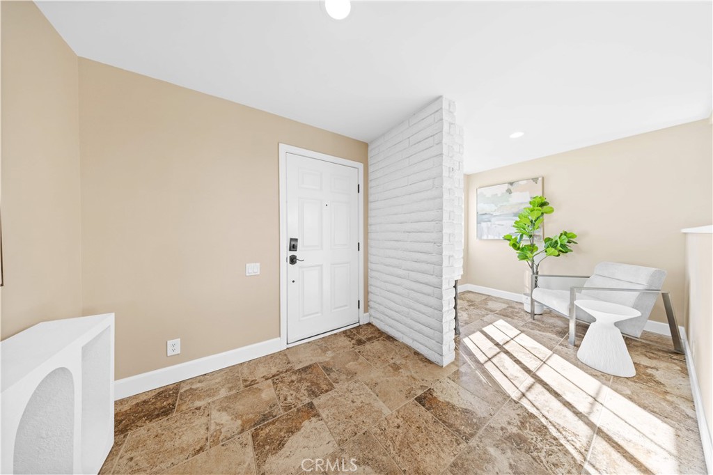 MLS #OC25264917 image #10