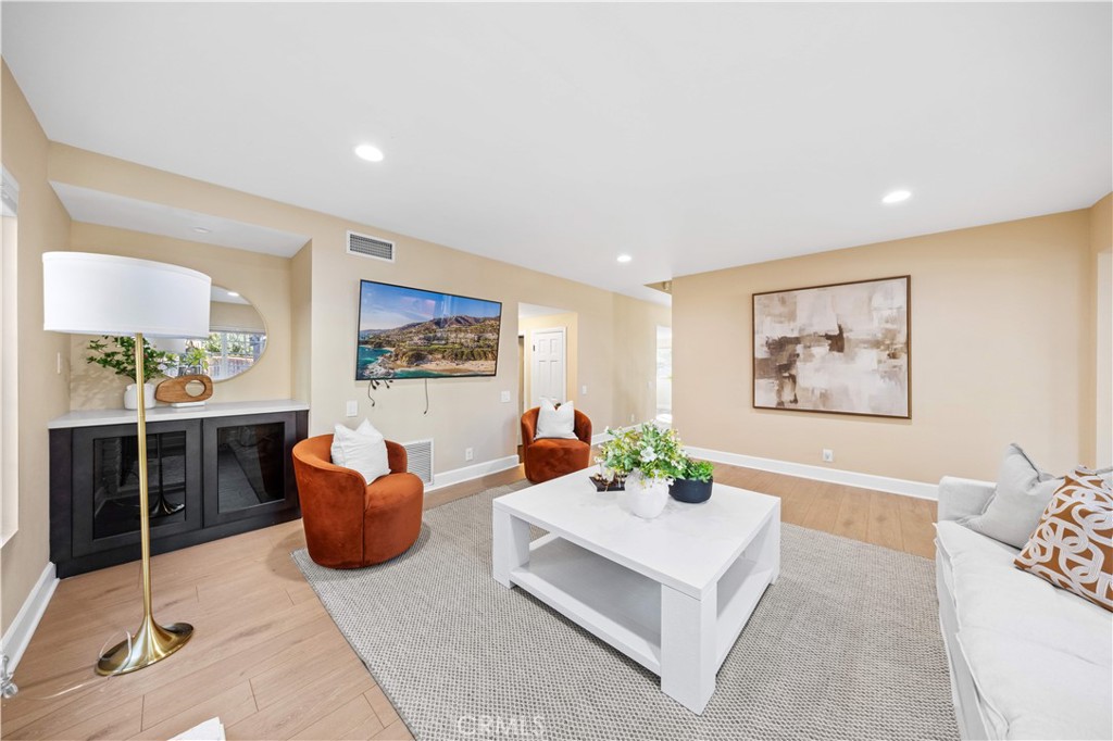 MLS #OC25264917 image #21