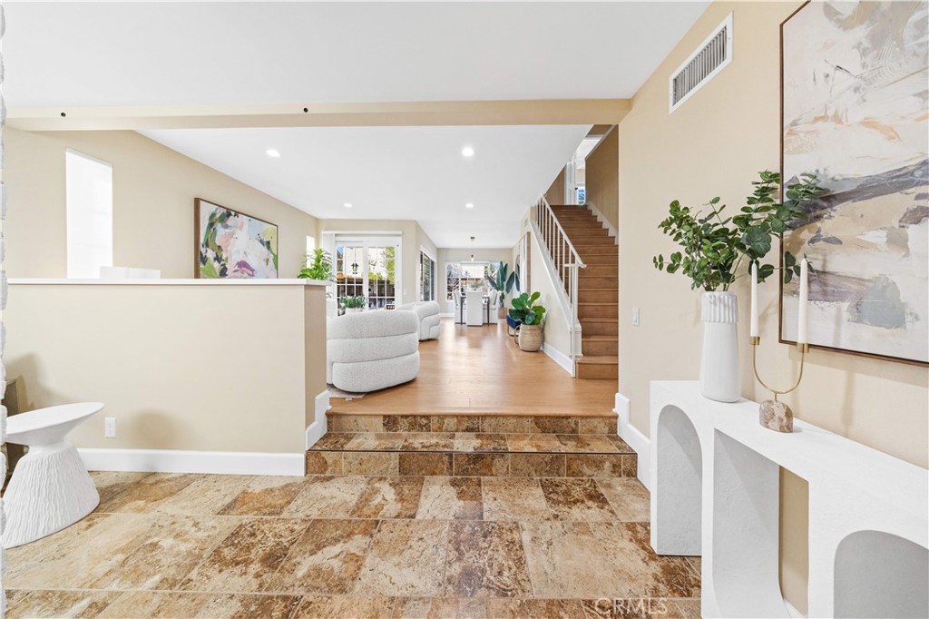 MLS #OC25264917 image #3