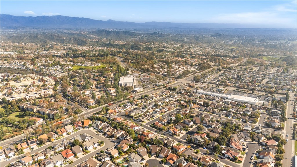 MLS #OC25264917 image #68