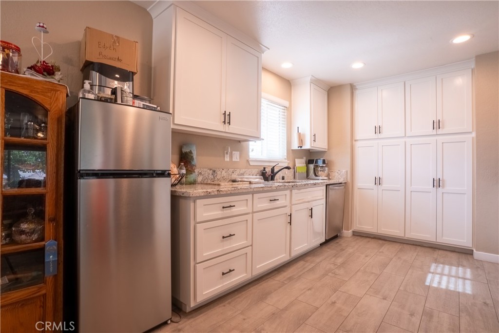 MLS #OC25264934 image #1