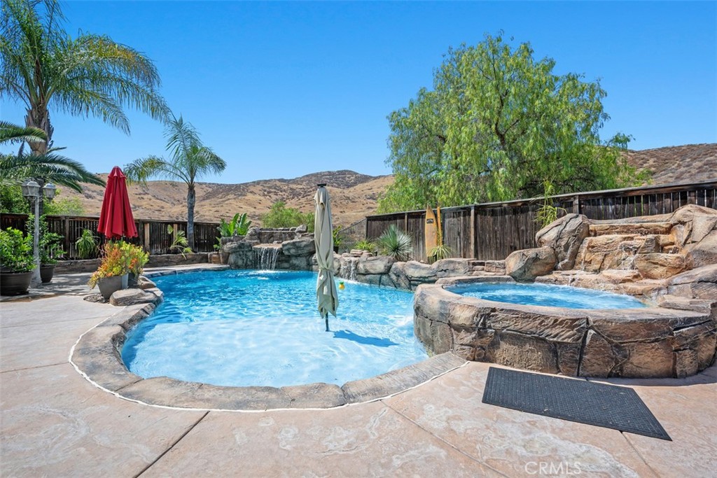 MLS #OC25264966 image #0