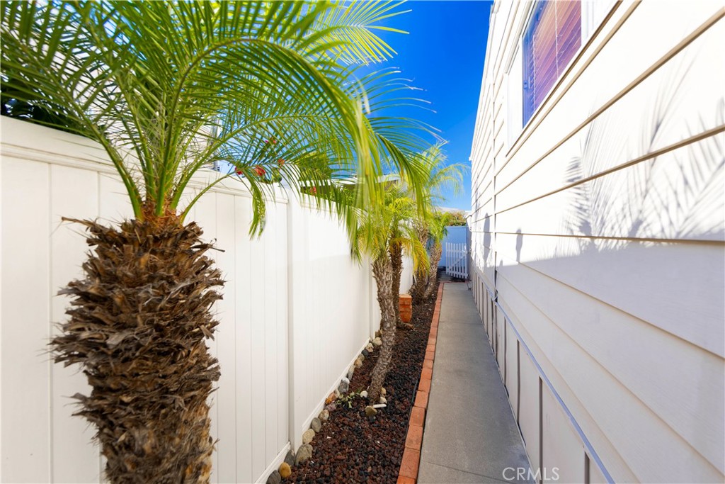 MLS #OC25265002 image #26