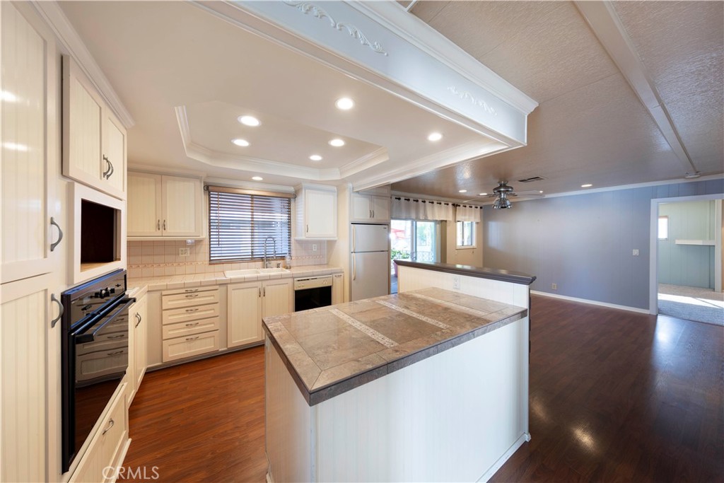 MLS #OC25265002 image #8