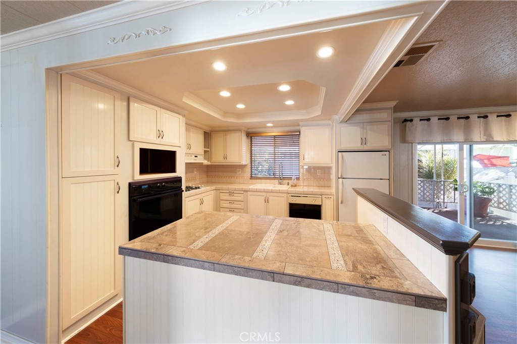 MLS #OC25265002 image #9