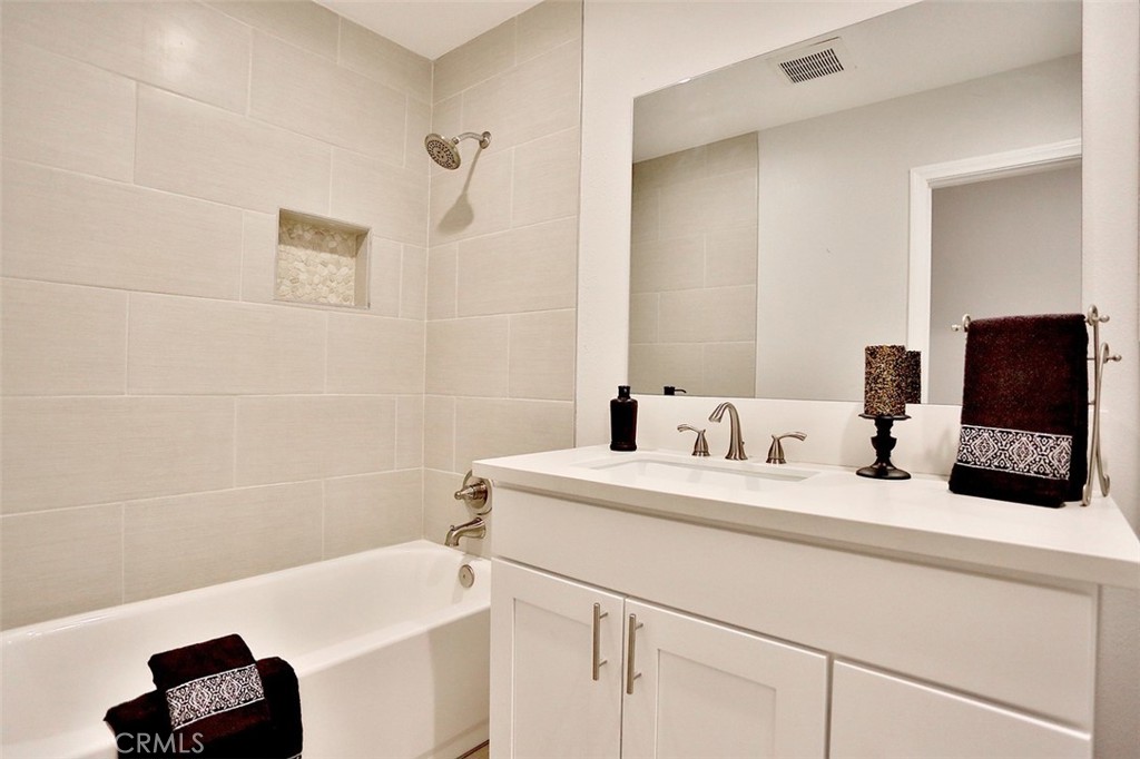 MLS #OC25265040 image #15