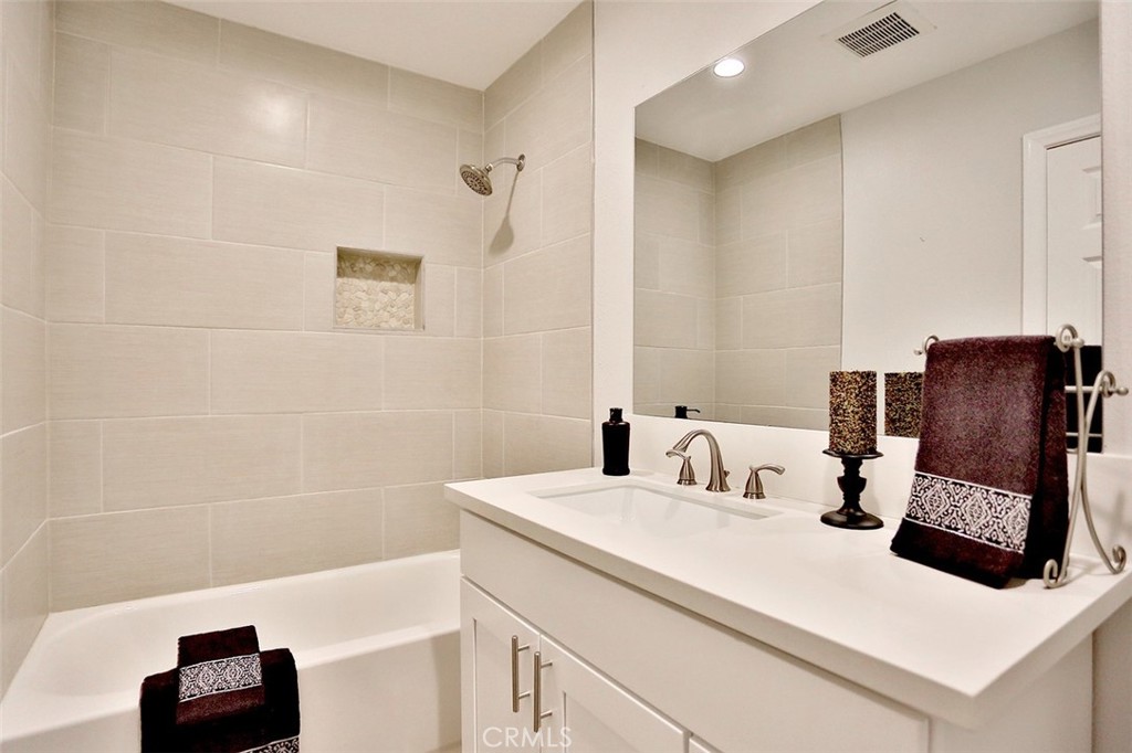 MLS #OC25265040 image #16