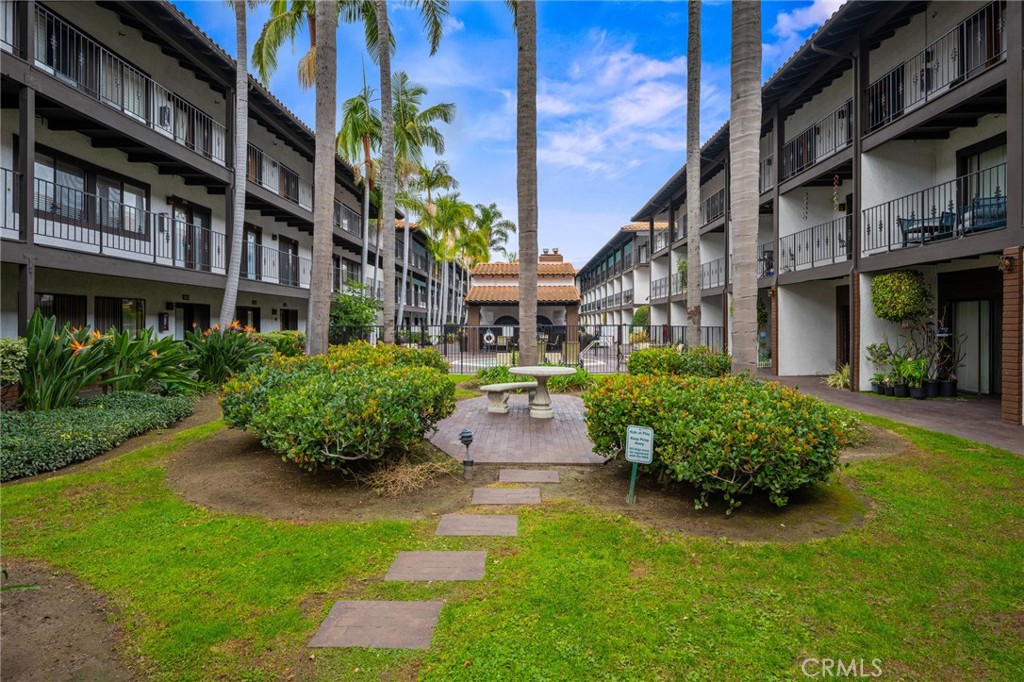 MLS #OC25265069 image #35