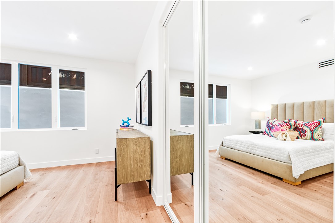 MLS #OC25265072 image #15