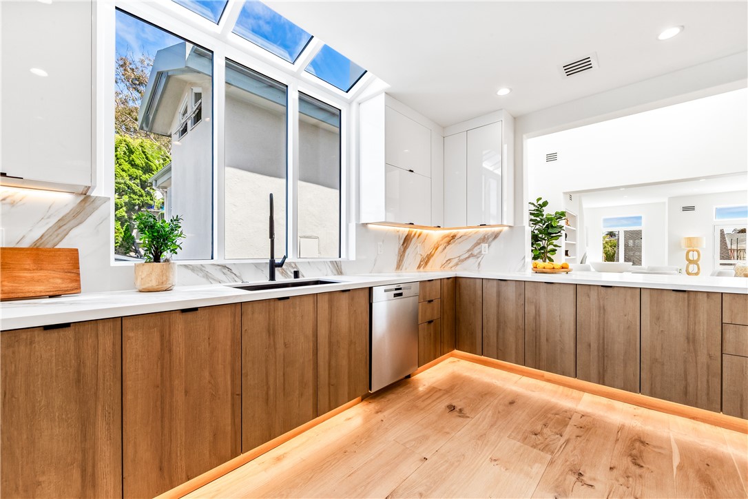 MLS #OC25265072 image #26