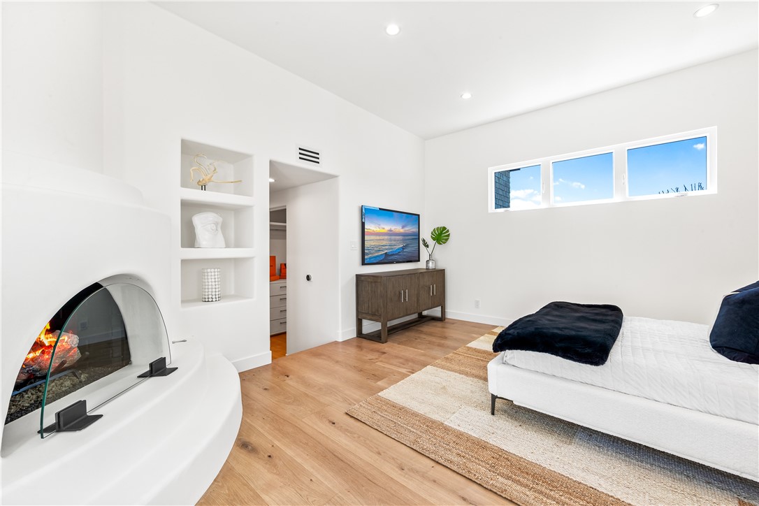 MLS #OC25265072 image #31