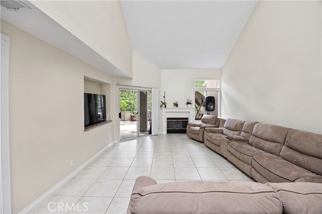 MLS #OC25265089 image #4