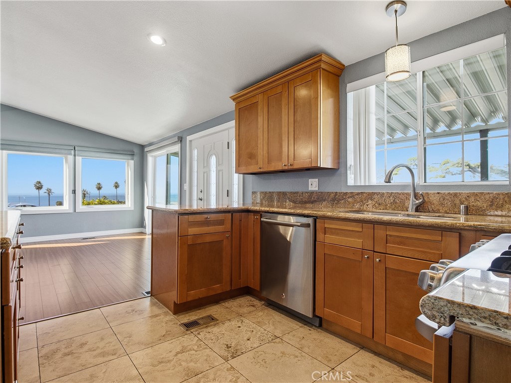 MLS #OC25265124 image #9