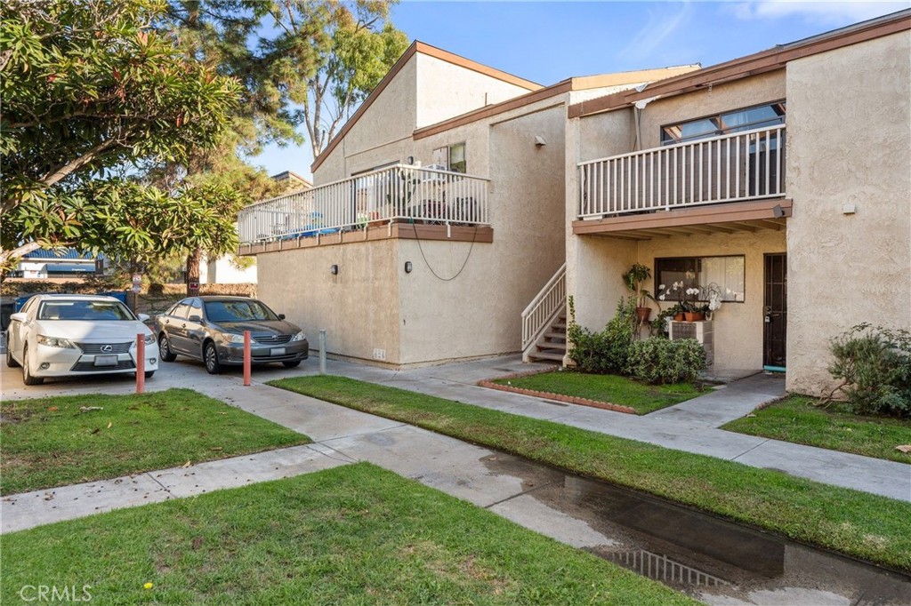 MLS #OC25265138 image #1