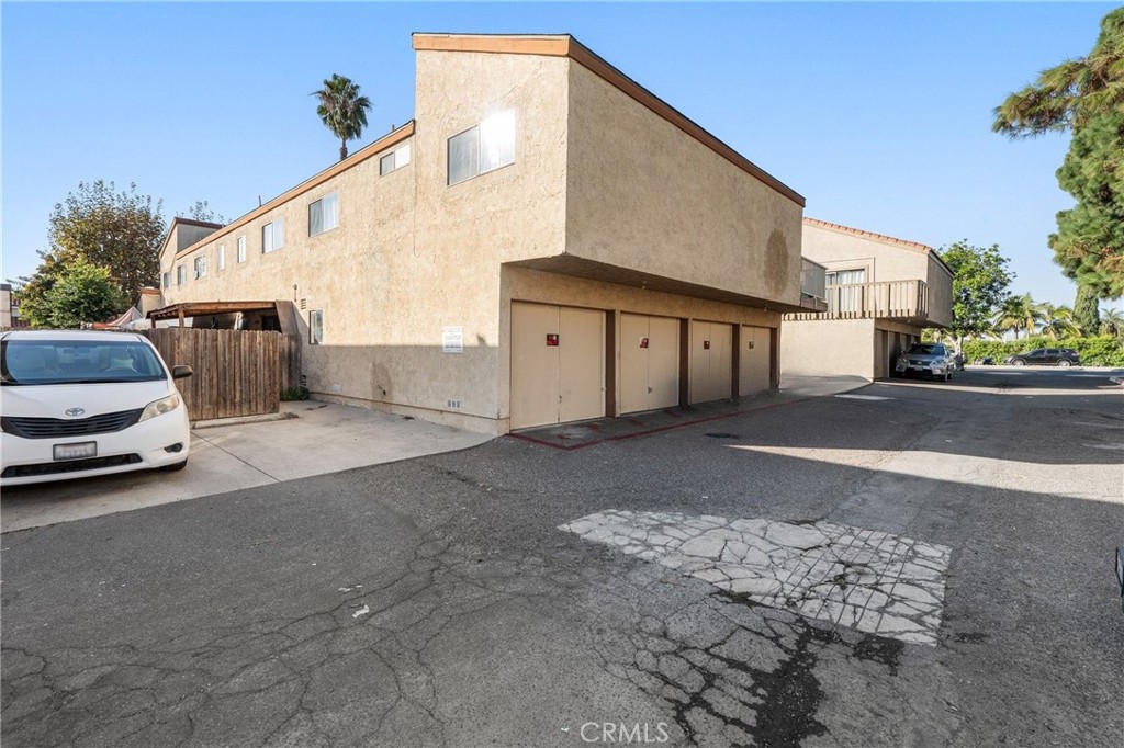 MLS #OC25265138 image #12