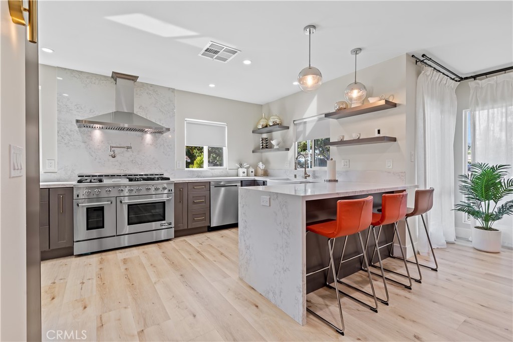 MLS #OC25265166 image #10