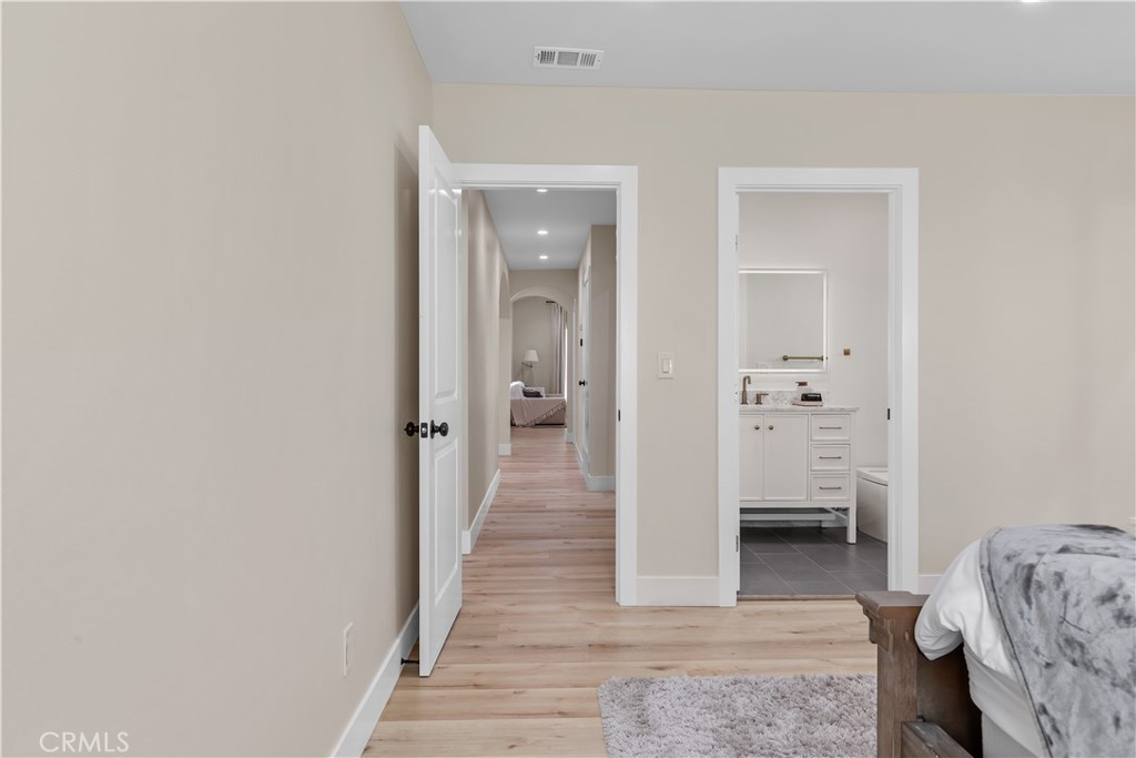 MLS #OC25265166 image #24