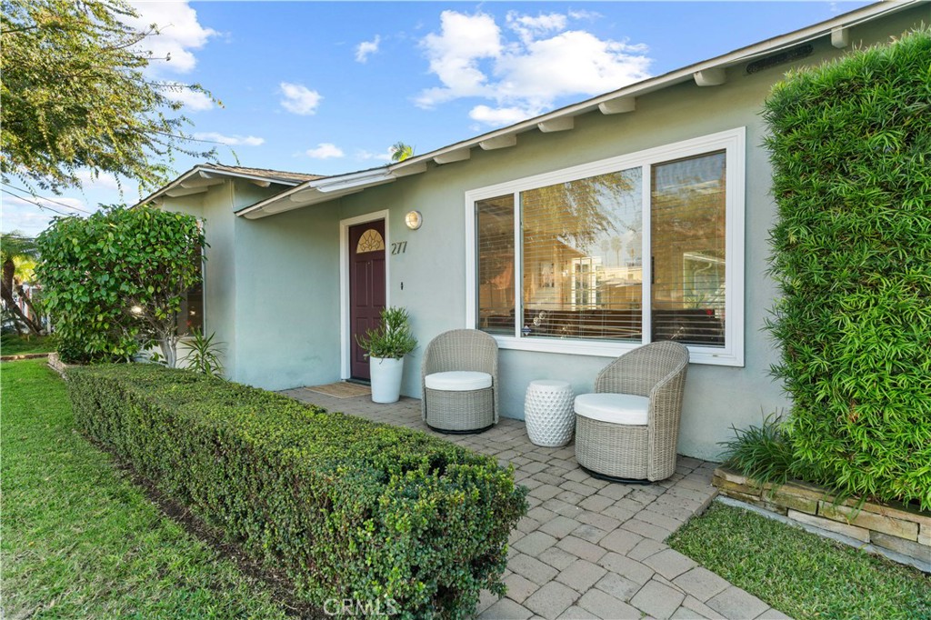 MLS #OC25265187 image #1