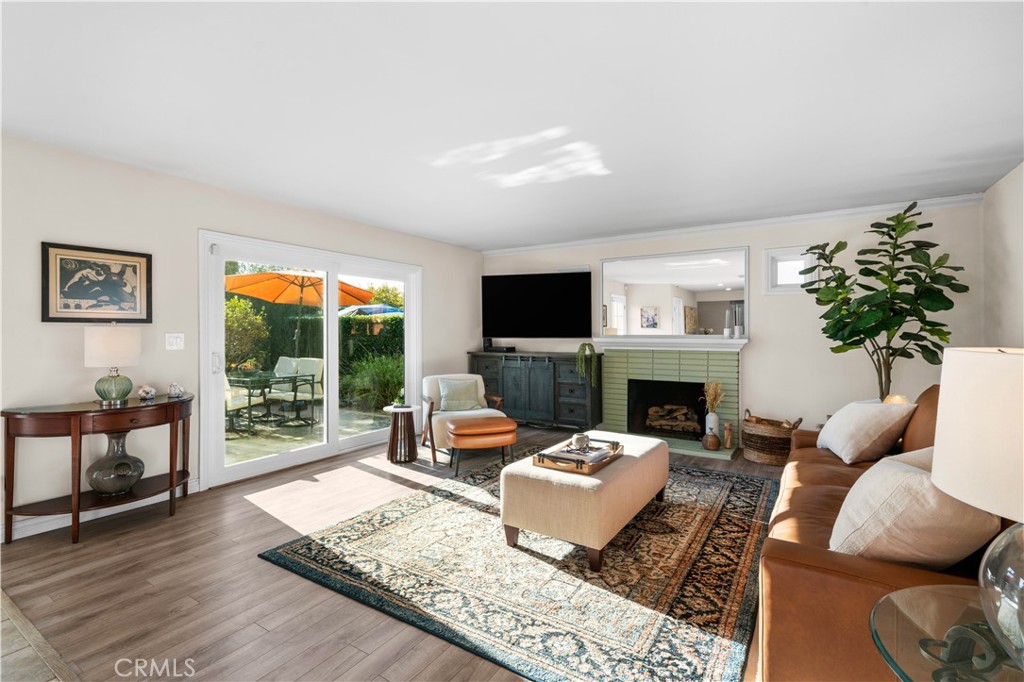 MLS #OC25265187 image #2