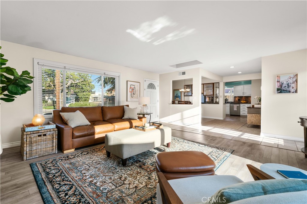 MLS #OC25265187 image #3