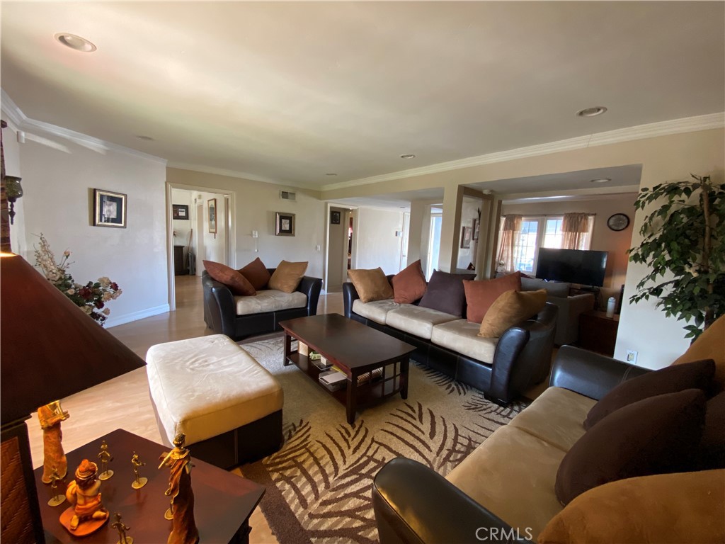 MLS #OC25265200 image #4