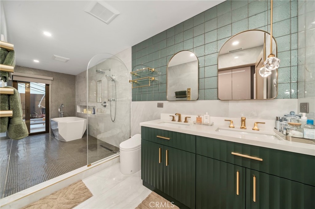 MLS #OC25265209 image #21